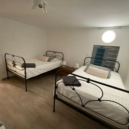 Appartement 2 Bedrooms, 3 Beds, Private Terrace, 30 M From *