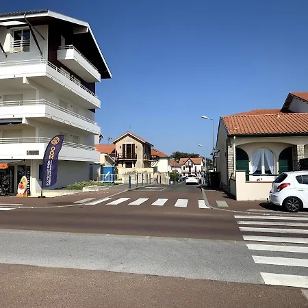 Appartement 2 Bedrooms, 3 Beds, Private Terrace, 30 M From